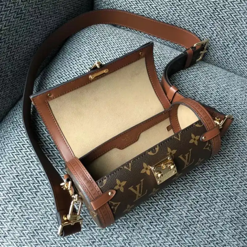 Cheap LV Bags 2107YA0115 0130