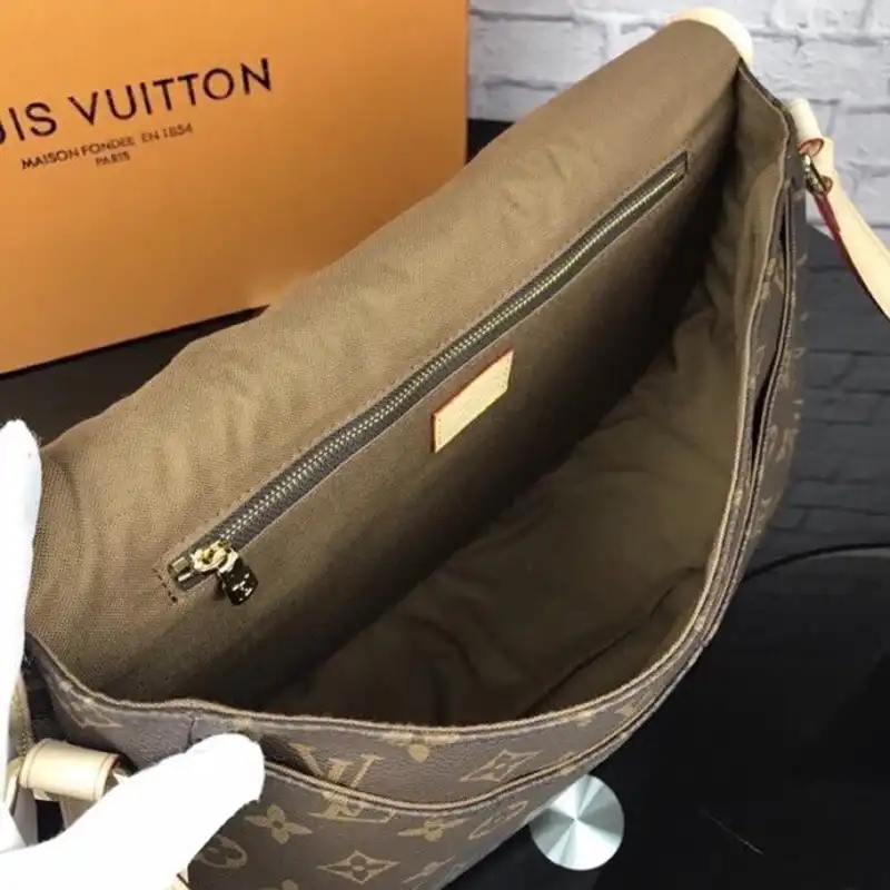 Reps LV Bags 1906BL0143 0130