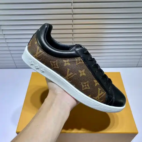 Replica LV Shoes 2004SH0101 0131