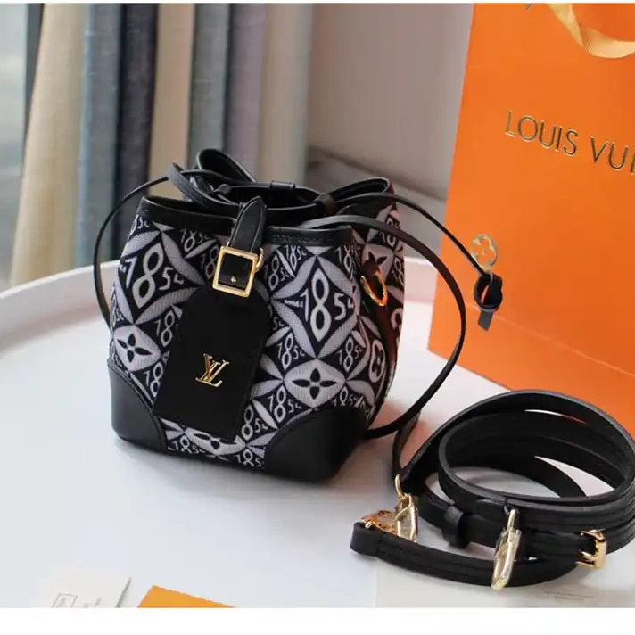 Replica Bags LV 204B570012 0224