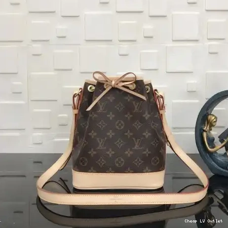 Affordable LV Bags 19B570335 0217