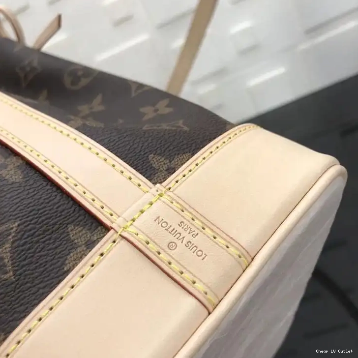 Affordable LV Bags 19B570335 0217