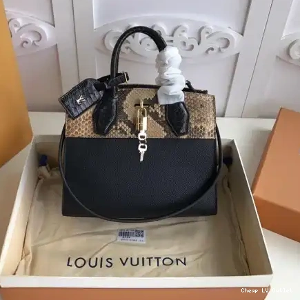 Replica LV 19B570384 Bags 0211