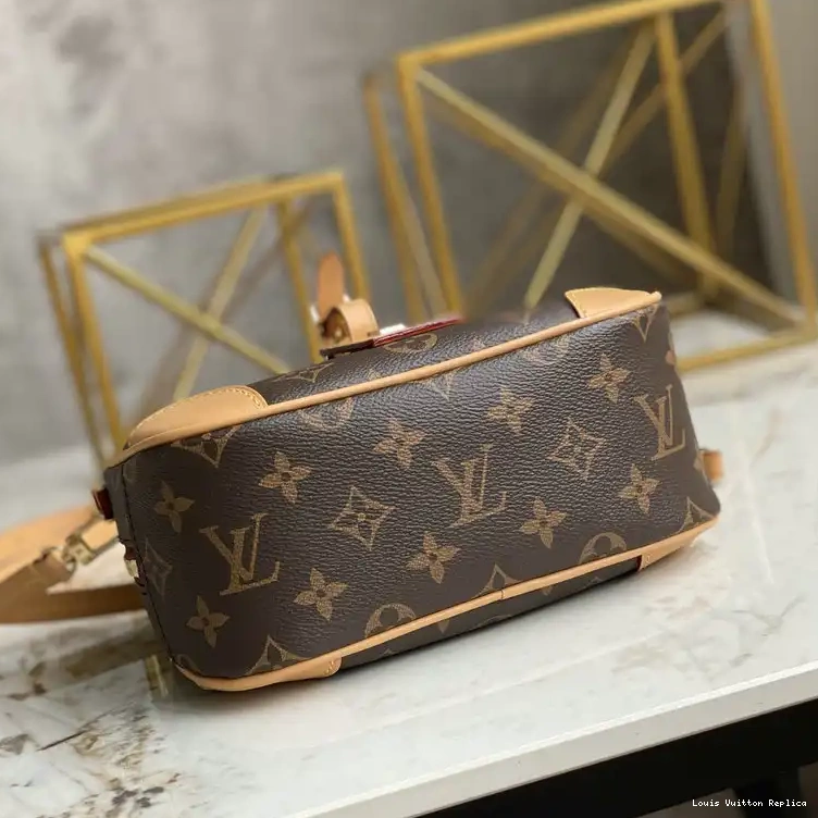 Cheap 2109YA0110 LV Bag 0212