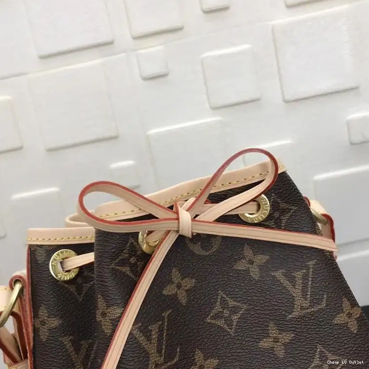 Affordable LV Bags 19B570335 0217