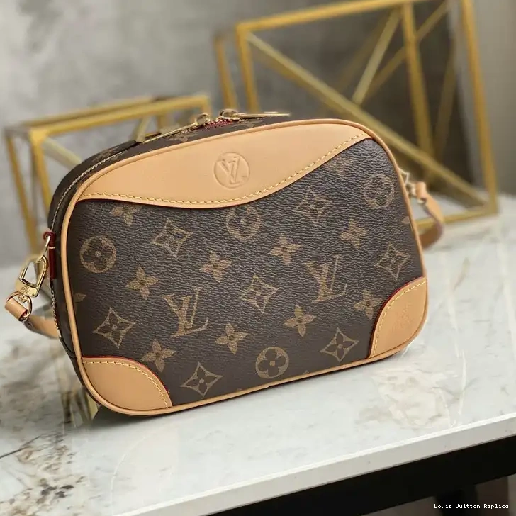 Cheap 2109YA0110 LV Bag 0212