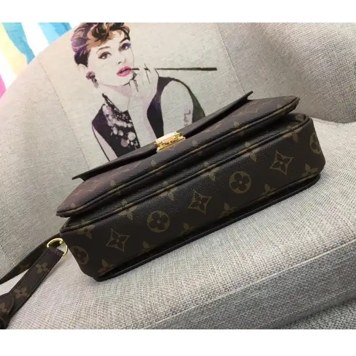 Affordable 19B570260 Bags LV 0227