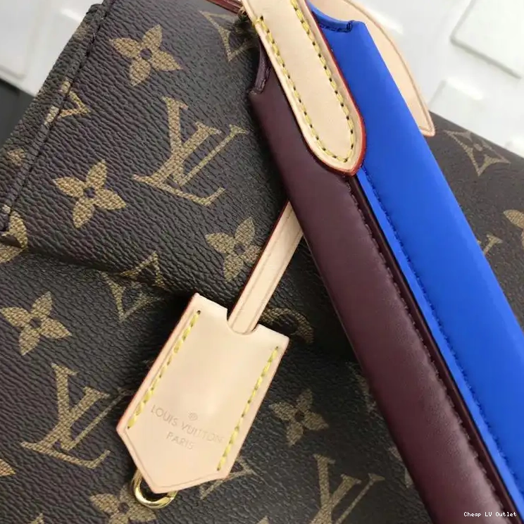 Reps 19T1L0221 LV Bags 0219