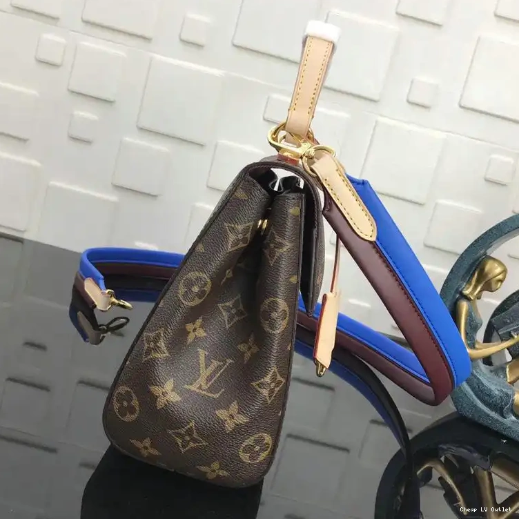 Reps 19T1L0221 LV Bags 0219