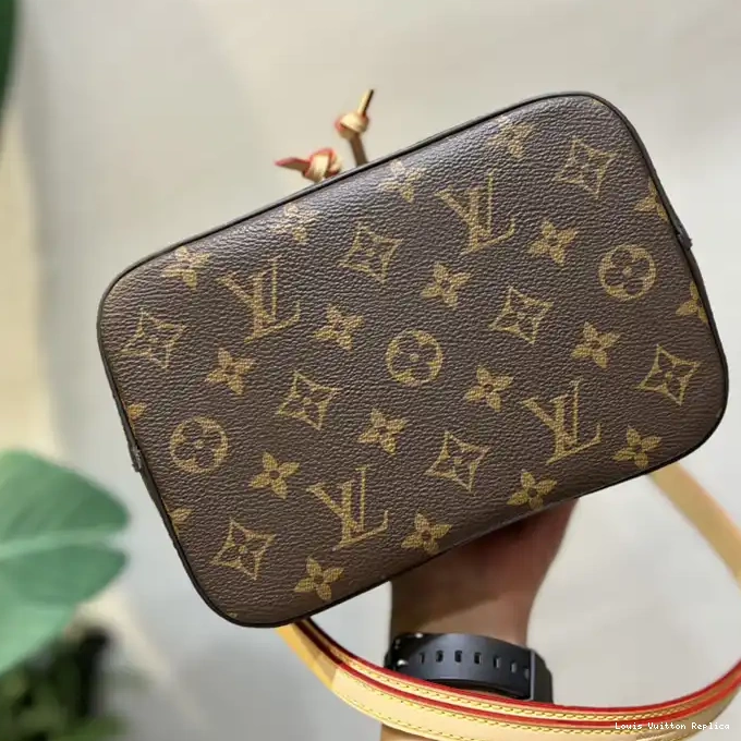 Replica 2304DJ0123 Bag LV 0222